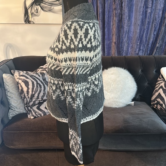 JohnPaulRichard Charcoal and Cream Patterned Turtleneck Sweater - Picture 3 of 5